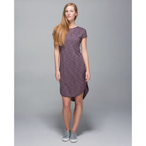 Lululemon Retreat Dress Womens Medium Purple Lightweight Tunic‎ Relaxed Fit